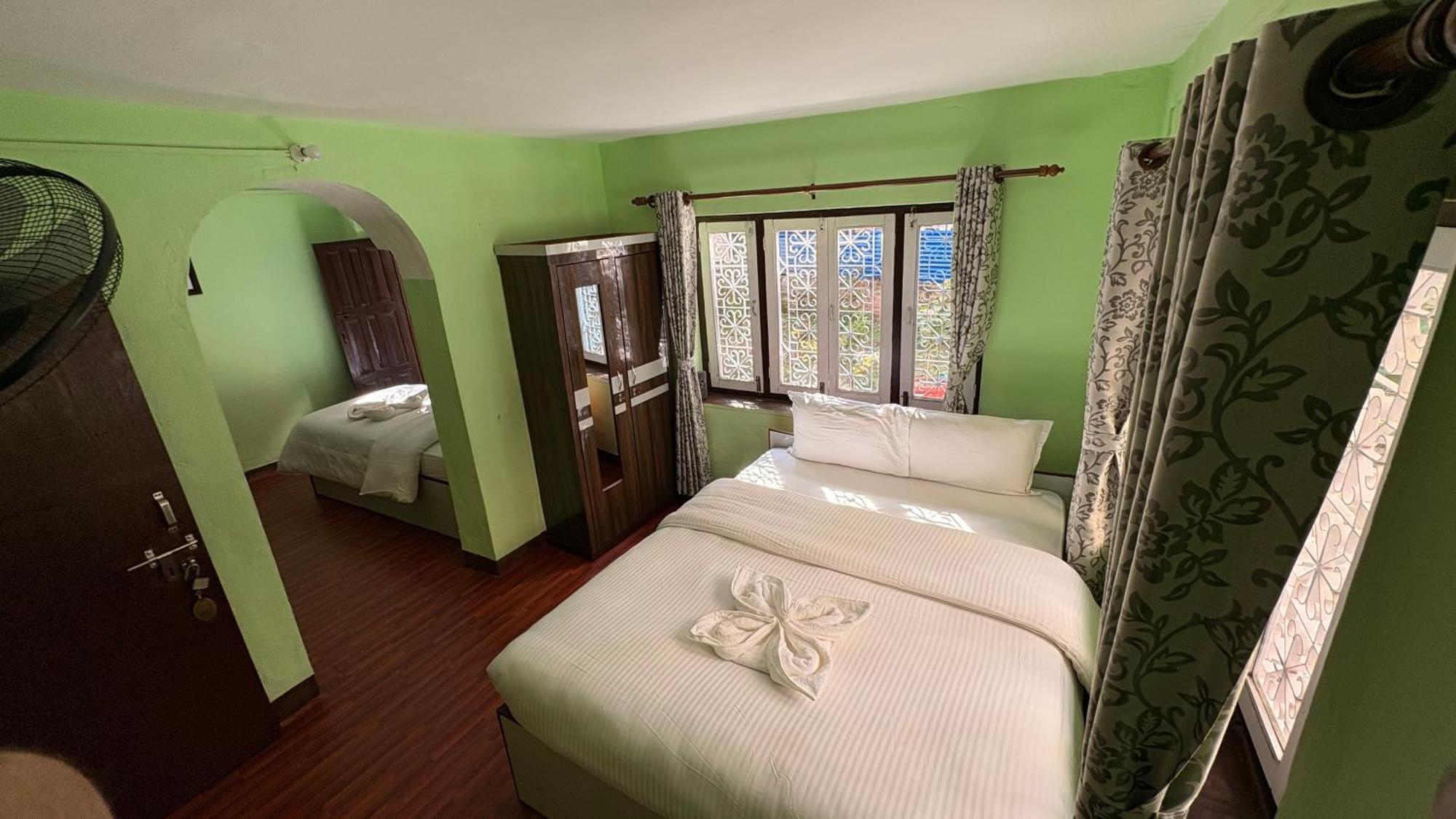 Wander Thirst Hostel กาฐมาณฑุ ภายนอก รูปภาพ