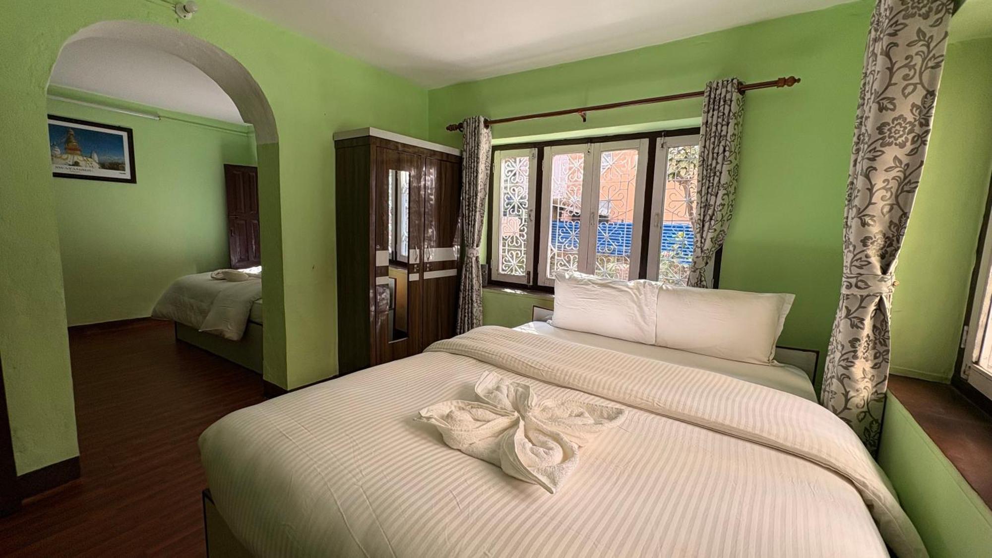 Wander Thirst Hostel กาฐมาณฑุ ภายนอก รูปภาพ